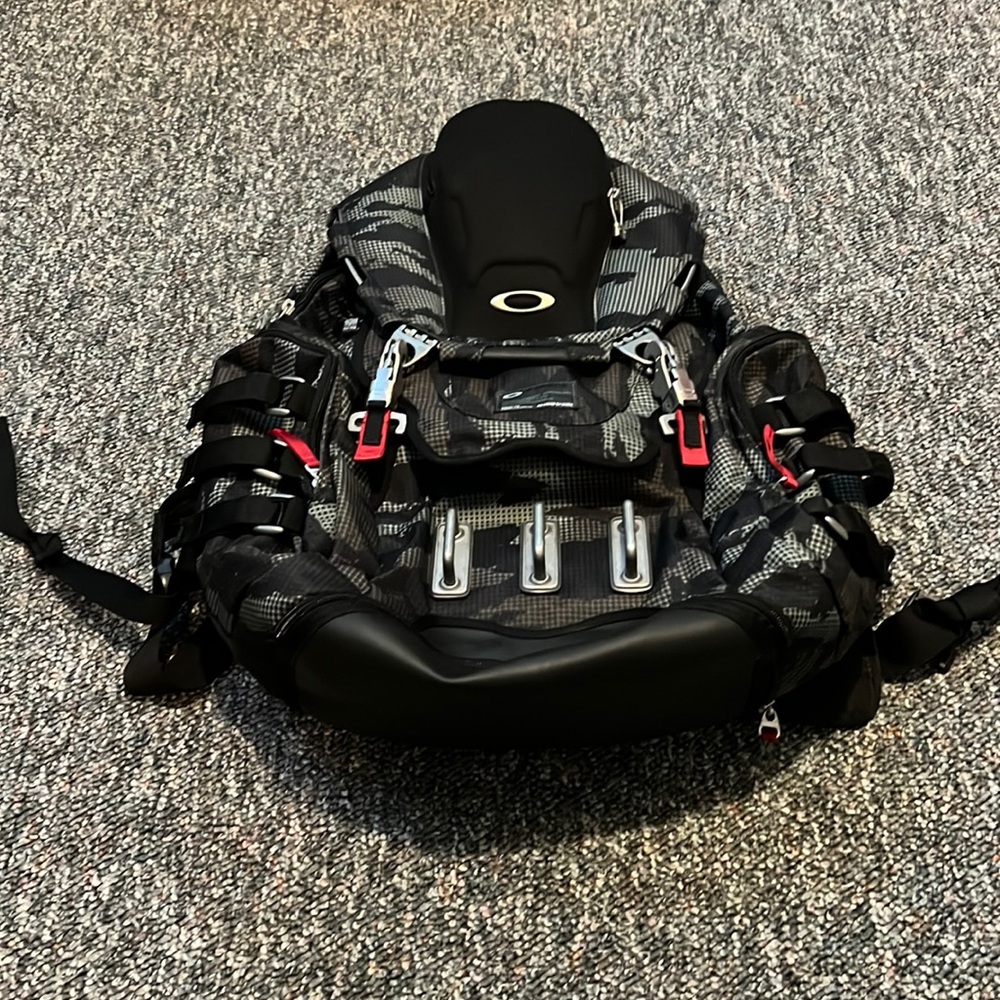 Oakley digicamo kitchen sink 34liter